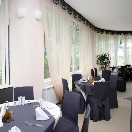 Family Diana Hotel *